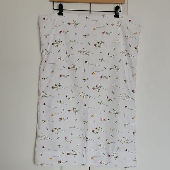 Floral White 2 Standard Pillow Cases - Picture 3 of 12